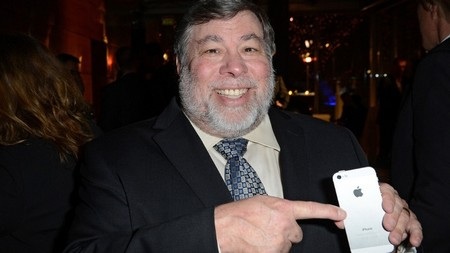 Nhà đồng sáng lập muốn Apple sản xuất smartphone chạy Android - 1 Steve Wozniak nổi tiếng với quan điểm cởi mở và đánh giá cao các sản phẩm đối thủ của Apple