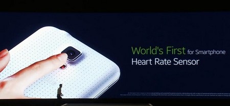 Những tính năng mới đáng giá nhất trên Galaxy S5 - 3 Galaxy S5 là chiếc smartphone đầu tiên được tích hợp cảm biến theo dõi nhịp tim