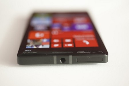 Lumia Icon màn hình 5-inch với cấu hình “khủng” trình làng - 3 Video mở hộp và trải nghiệm thực tế Lumia Icon: