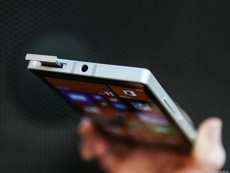 Lumia Icon màn hình 5-inch với cấu hình “khủng” trình làng - 7 Video mở hộp và trải nghiệm thực tế Lumia Icon:
