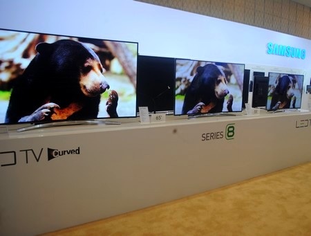 Màn hình cong giúp tăng góc nhìn cho tivi