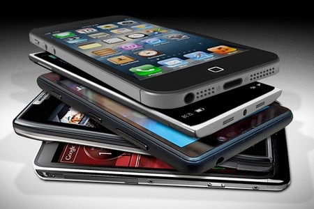 Nổi bật trong tuần: Nhiều “bom tấn” sắp phát nổ tại MWC 2014 - 4 Tổng lượng tiêu thụ smartphone đã lần đầu tiên vượt mặt điện thoại cơ bản trong năm 2013