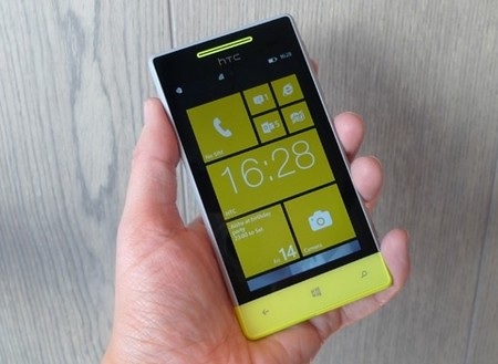 Những smartphone chính hãng giá dưới 4 triệu đồng - 2 Những smartphone chính hãng giá dưới 4 triệu đồng