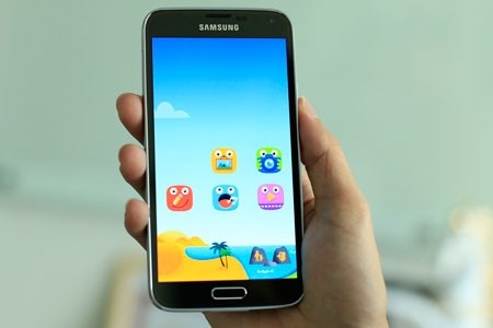 "Phớt lờ" Samsung, Hàn Quốc bán Galaxy S5 sớm hơn dự kiến - 1 Galaxy S5 bất ngờ được bán ra thị trường sớm khiến Samsung không hài lòng