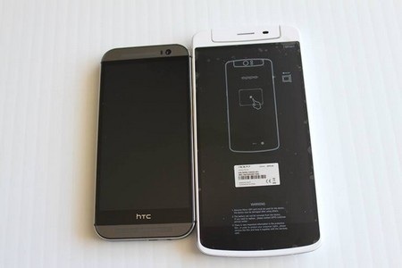 Lộ ảnh mở hộp của HTC M8 trước giờ sản phẩm ra mắt - 14 So sánh kích cỡ màn hình với Oppo N1