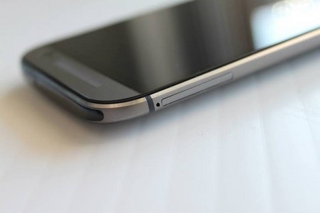 Lộ ảnh mở hộp của HTC M8 trước giờ sản phẩm ra mắt - 6 Chi tiết các góc cạnh của HTC M8