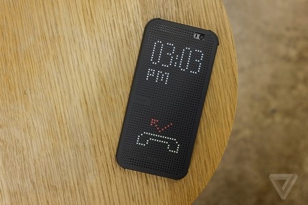 Cận cảnh lớp vỏ thông minh dạng đục lỗ độc đáo của HTC One M8 - 3 Thông báo cuộc gọi nhỡ