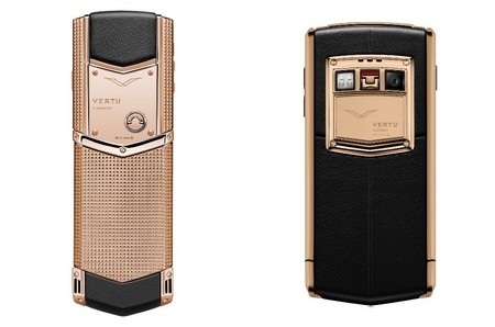 Vertu và những nguyên tắc độc đáo - 2 Thế hện Vertu Signature Coud the Paris – Vertu Ti Red Gold đình đám