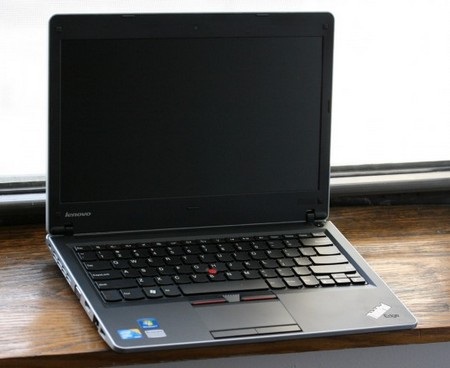 ThinkPad Edge 13, một trong những sản phẩm có pin thuộc diện thay thế lần này của Lenovo