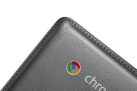 Samsung trình làng laptop với lớp vỏ vân da như Galaxy Note 3 - 1 Lớp vỏ nhựa với đường vân giả da tạo cảm giác sang trọng cho sản phẩm