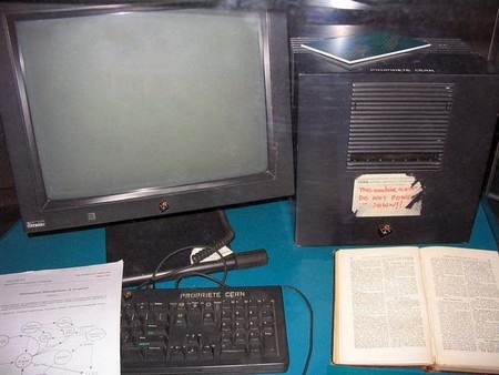 World Wide Web tròn 25 năm tuổi và những sự thật thú vị - 2 Chiếc máy tính NeXT của Tim Berners-Lee, máy chủ đầu tiên trên thế giới