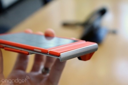 Cận cảnh điện thoại “lắp ghép” của Google, ra mắt trong năm 2015 - 7 Loa ngoài cũng là một trong những thành phần có thể thay thế