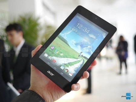 Acer trình làng bộ đôi máy tính bảng cỡ nhỏ hỗ trợ chức năng gọi điện - 1 Mặt trước và mặt sau của Iconia One 7