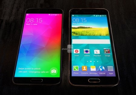 Lộ ảnh thực tế Galaxy F với viền màn hình siêu mỏng - 1 Galaxy F (trái) với viền màn hình siêu mỏng và Galaxy S5