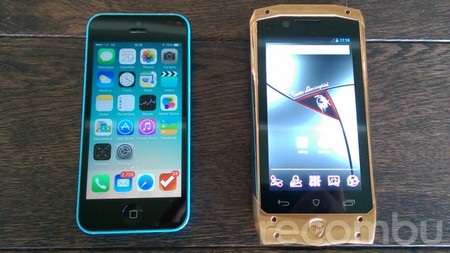 Cận cảnh smartphone cao cấp mang thương hiệu siêu xe nước Ý Lamborghini - 15 Sản phẩm bên cạnh iPhone 5C