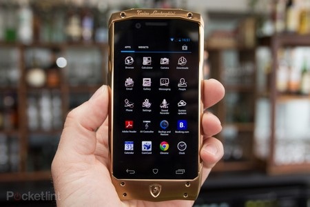 Cận cảnh smartphone cao cấp mang thương hiệu siêu xe nước Ý Lamborghini - 9 Các cạnh bên của sản phẩm