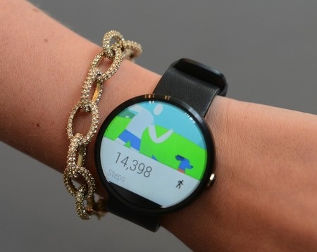 Cận cảnh Moto 360 - Smartwatch đẹp nhất hiện nay - 5 Ứng dụng theo dõi bước chân của người đeo