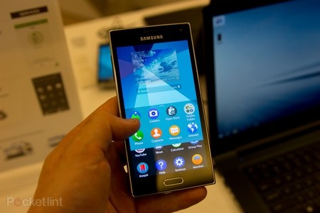 Ảnh thực tế smartphone đầu tiên chạy nền tảng Tizen của Samsung - 17 T.Thủy