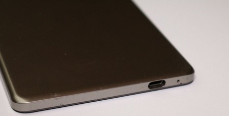 Computex 2014: Smartphone chạy Windows Phone lớn nhất thế giới trình làng - 3 T.Thủy