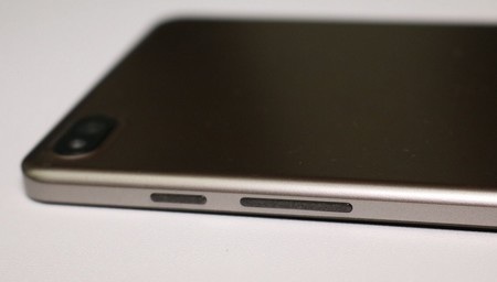 Computex 2014: Smartphone chạy Windows Phone lớn nhất thế giới trình làng - 4 T.Thủy