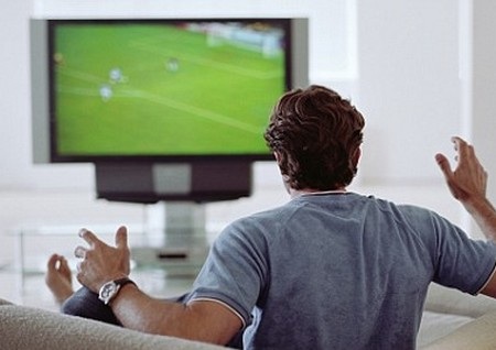 Mãi mê xem bóng đá thâu đêm là nguyên nhân khiến vụ án mạng xảy ra