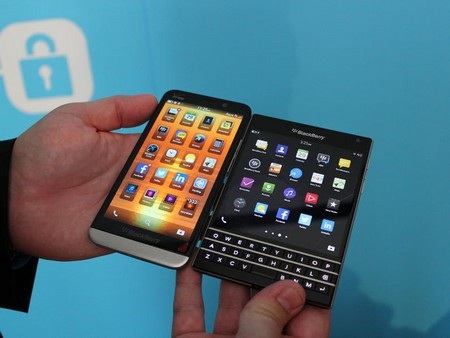 Cận cảnh thực tế smartphone với thiết kế “độc” của BlackBerry - 9 So sánh với BlackBerry Z10