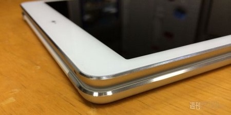 Loạt ảnh thực tế thiết kế chi tiết iPad thế hệ mới của Apple - 6 Apple đã bất ngờ loại bỏ công tác ở bên cạnh phải của iPad thế hệ mới