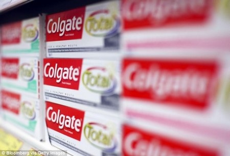 Xôn xao thông tin kem đánh răng Colgate có chứa chất gây ung thư - 1 Theo