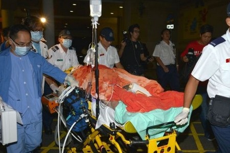 Tỷ phú tử vong vì nút chai sâm-panh bắn vào đầu trong tiệc sinh nhật - 1 Ông Dingxiang Loeng được đưa đến bệnh viện sau tai nạn hy hữu