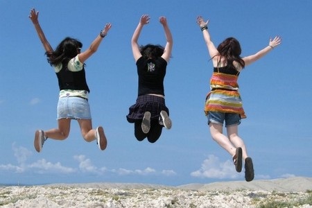 Điều gì sẽ xảy ra nếu toàn bộ người trên trái đất nhảy lên cùng lúc? - 1 Điều gì sẽ xảy ra nếu toàn bộ người trên trái đất nhảy lên cùng lúc?