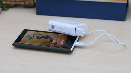 Giải pháp hạn chế rắc rối do smartphone hết pin - 5 Pin sạc dự phòng: