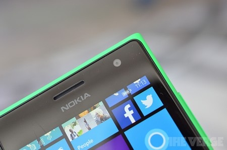 Ảnh thực tế bộ đôi smartphone Lumia 830 và Lumia 730 - 11 Camera trước 5 megapixel là điểm nhấn của chiếc smartphone này