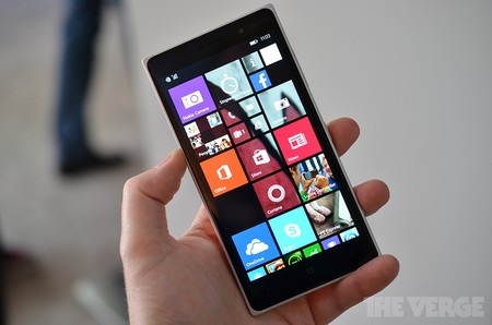 Ảnh thực tế bộ đôi smartphone Lumia 830 và Lumia 730 - 1 Máy sở hữu màn hình rộng 5-inch