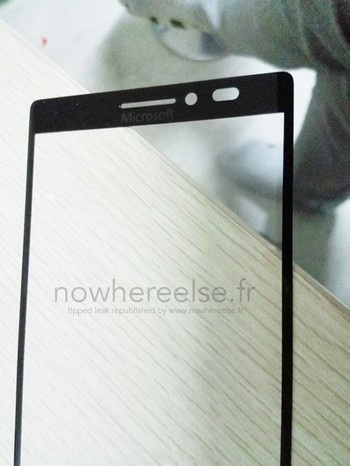 Microsoft sắp “khai tử” thương hiệu Nokia và Windows Phone - 3 Hình ảnh linh kiện mặt trước được in logo của Microsoft, thay cho Nokia như trước đây