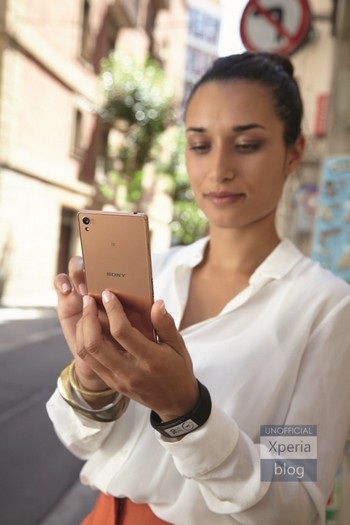 Lộ ảnh chính thức bộ đôi smartphone Xperia Z3 của Sony - 4 Hình ảnh vòng đeo tay thông minh mới của Sony cũng bị rò rỉ