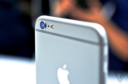Ảnh thực tế iPhone màn hình 4,7 inch và 5,5 inch của Apple - 10 Cận cảnh camera iSight thế hệ mới
