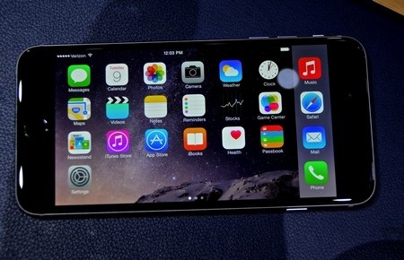 Ảnh thực tế iPhone màn hình 4,7 inch và 5,5 inch của Apple - 12 Màn hình chính cũng có thể chuyển sang chế độ hiển thị ngang