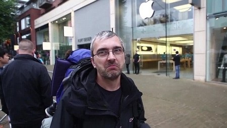 Darius Wlodarski muốn trở thành người mua chiếc iPhone 6 đầu tiên để làm món quà xin lỗi vợ