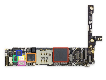 Hình ảnh "mổ xẻ" iPhone 6 Plus vừa bán ra thị trường - 16 Phần màu đỏ chính là bộ vi xử lý Apple A8 thế hệ mới.