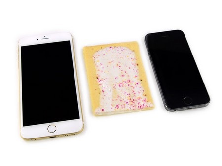 Hình ảnh "mổ xẻ" iPhone 6 Plus vừa bán ra thị trường - 2 Chiếc iPhone 6 Plus sẽ được đem ra “mổ xẻ”, đặc bên cạnh iPhone 5S.
