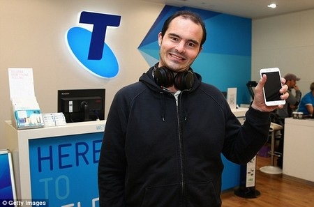 Hàng dài người xếp hàng chờ mua iPhone 6, 6Plus trên khắp thế giới