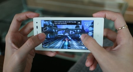 FPT F35 duy trì mức tiêu thụ pin tốt sau khi trải qua nhiều hoạt động