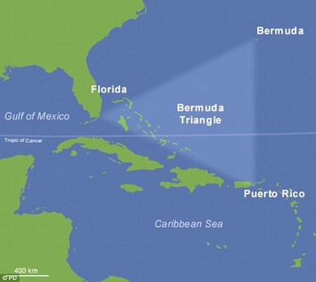 Hố tử thần giúp giải mã bí ẩn Tam giác quỷ Bermuda - 3 Một miếng “hố tử thần” tại Siberia, với đường kính khoảng 15m