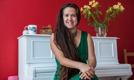 Grace Gelder đã tự cầu hôn và thực hiện đám cưới với chính bản thân mình