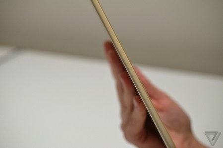 Cận cảnh iPad Air 2 - Máy tính bảng mỏng nhất thế giới - 3 iPad Air 2 có độ dày chỉ 6,1mm