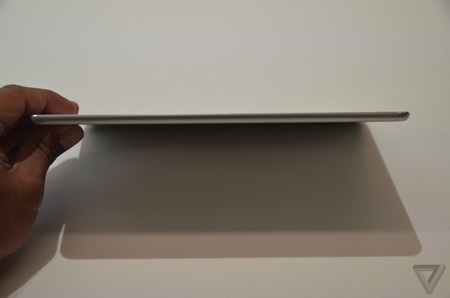 Cận cảnh iPad Air 2 - Máy tính bảng mỏng nhất thế giới - 6 iPad Air 2 tích hợp thêm cảm biến vân tay Touch ID giống như trên iPhone