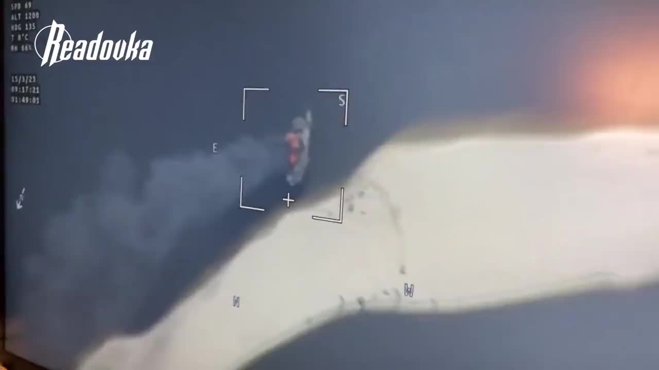 UAV cảm tử Nga tập kích, đánh chìm tàu chiến Ukraine trên sông Dnipro - 1