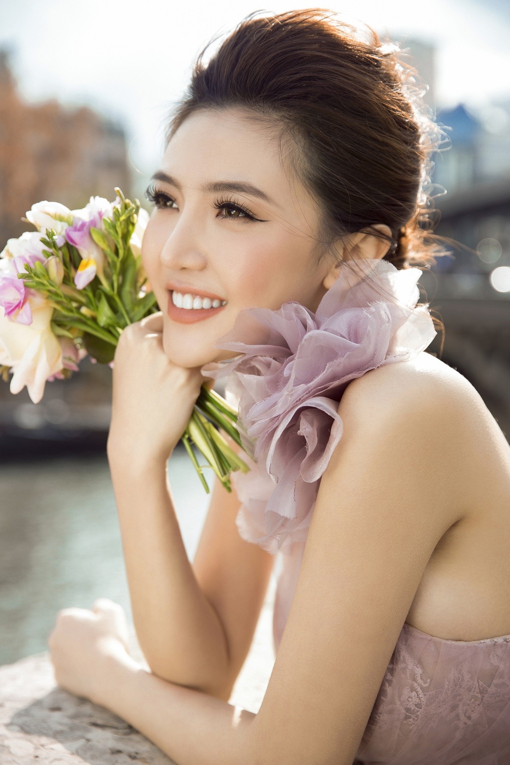 Hoa hậu Ngọc Duyên hé lộ ảnh cưới với ông xã doanh nhân hơn 18 tuổi - 2