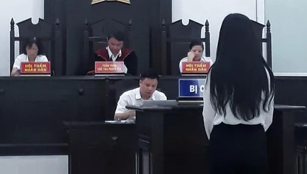 Hà Nội: Nữ sinh viên rủ bạn đi khách giá 15 triệu đồng/lượt - 1