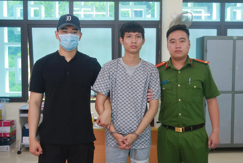 Kẻ mang lệnh truy nã nguy hiểm 19 tuổi bị bắt - 1 Kẻ mang lệnh truy nã nguy hiểm 19 tuổi bị bắt - 1